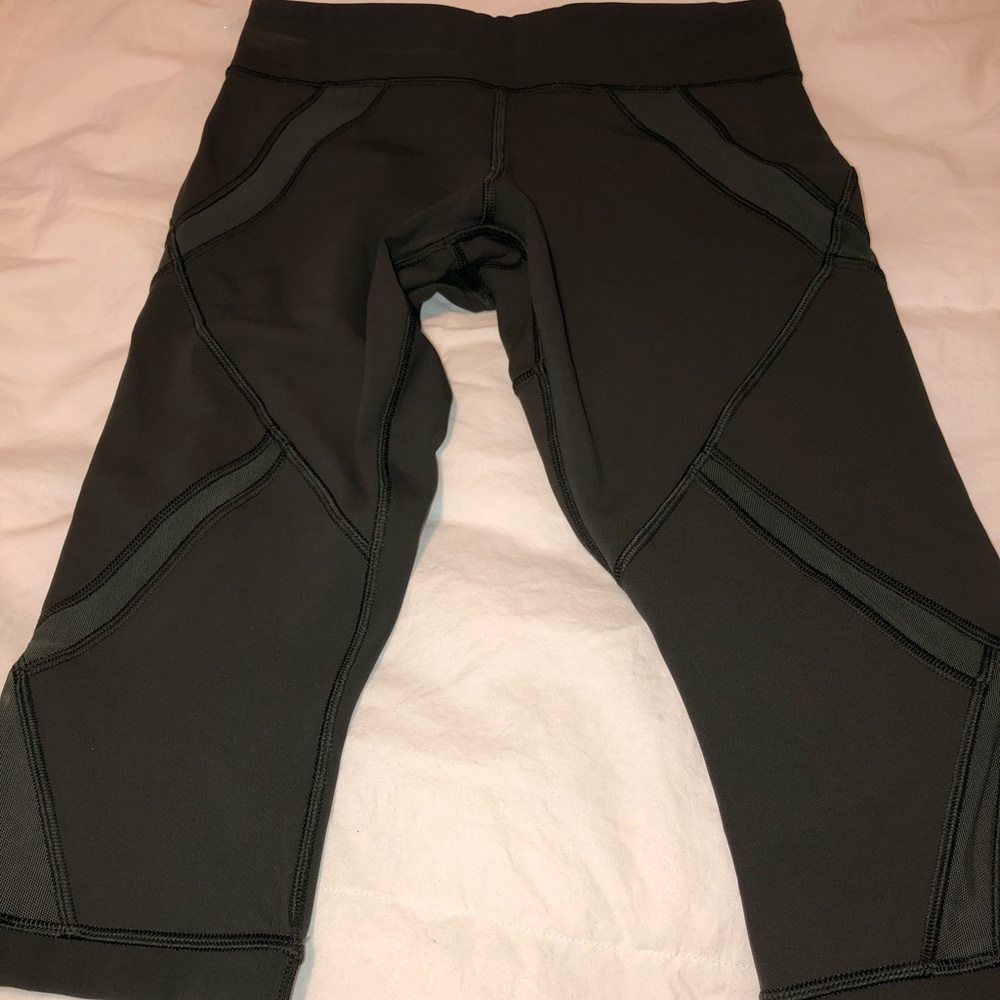 NWOT lululemon cropped compression tights